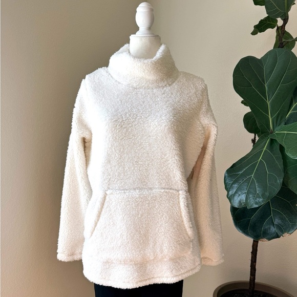 St. John’s Bay Sherpa Pullover - Picture 1 of 6